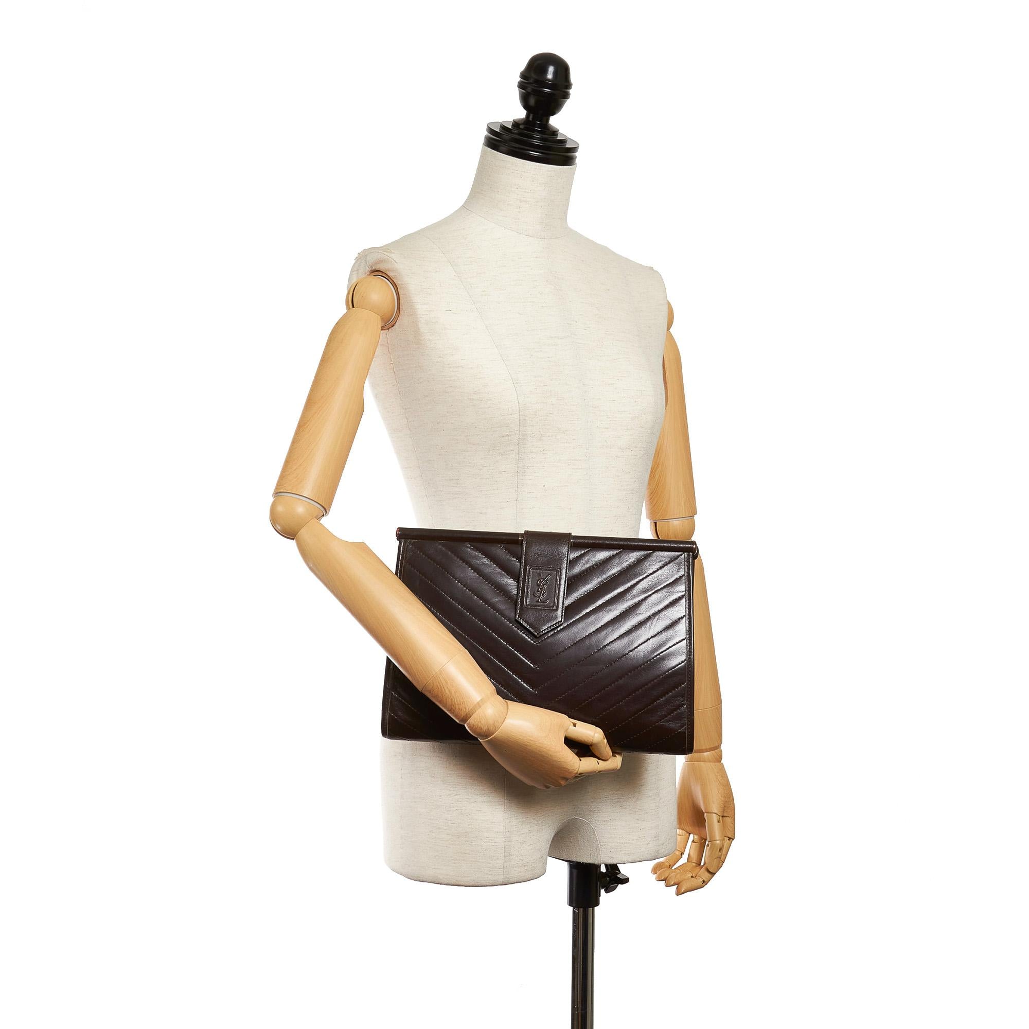 Saint Laurent Chevron Leather Clutch Bag (SHG-29906)