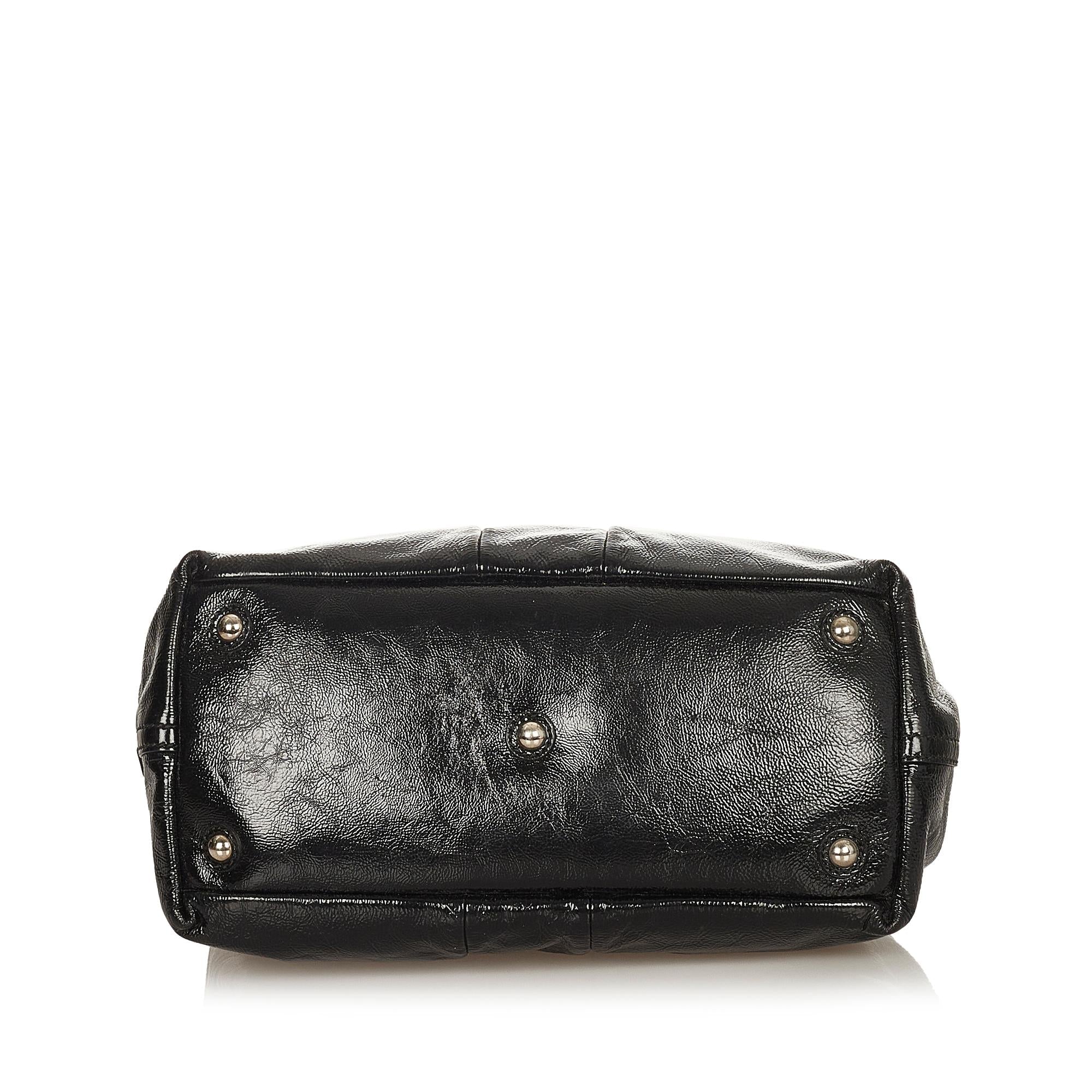 Saint Laurent Easy Patent Leather Handbag (SHG-25054)