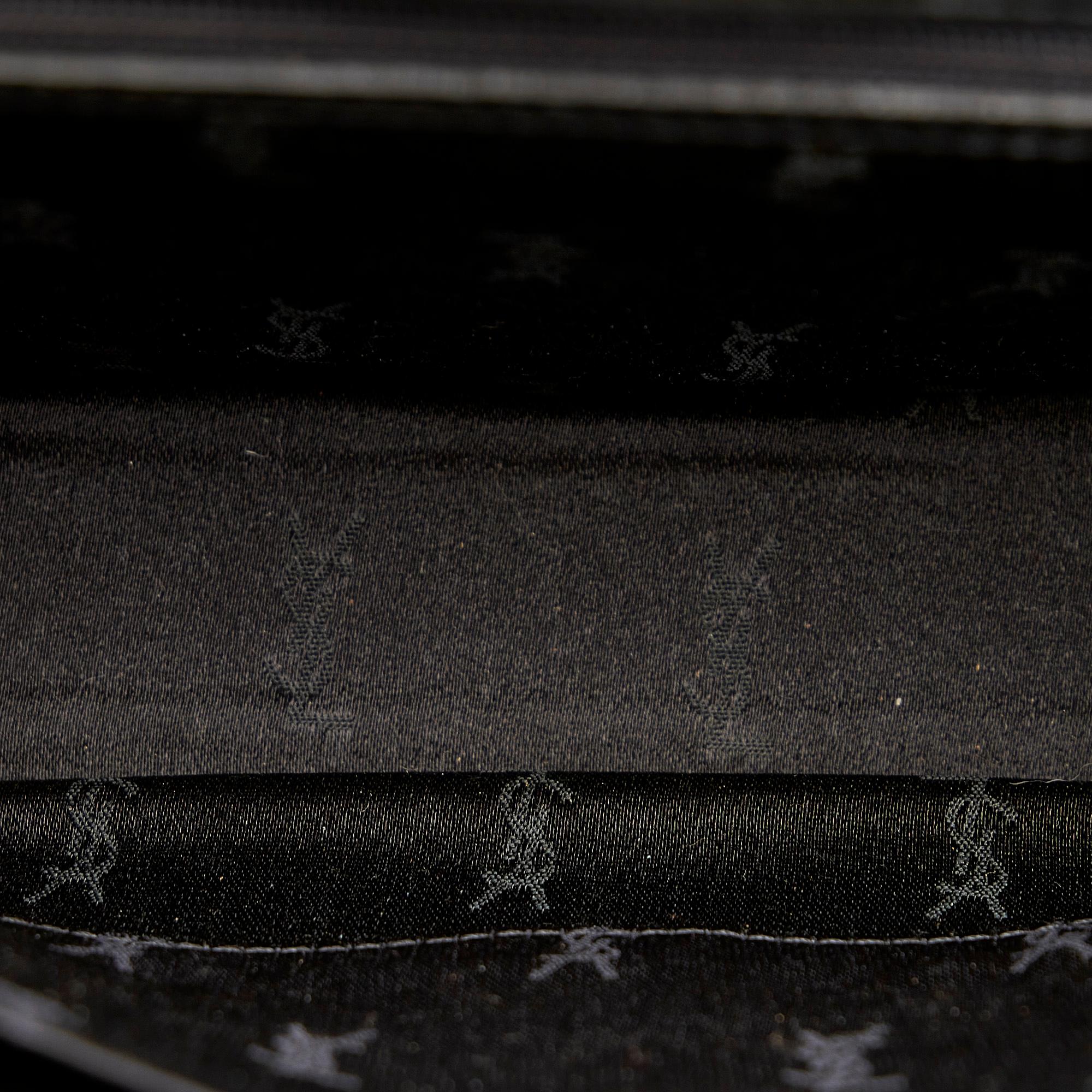 Saint Laurent Leather Clutch Bag (SHG-31556)