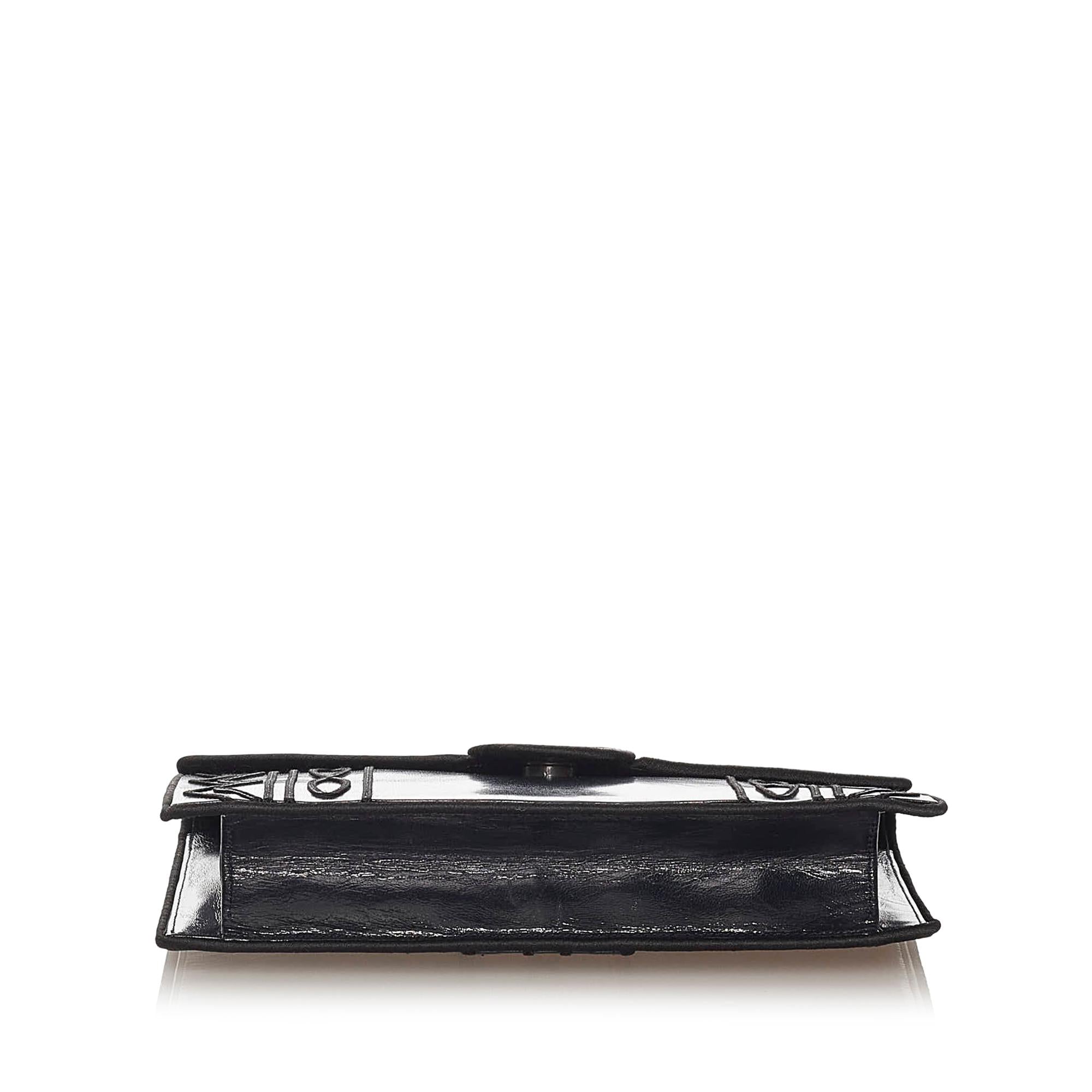 Saint Laurent Leather Clutch Bag (SHG-27873)