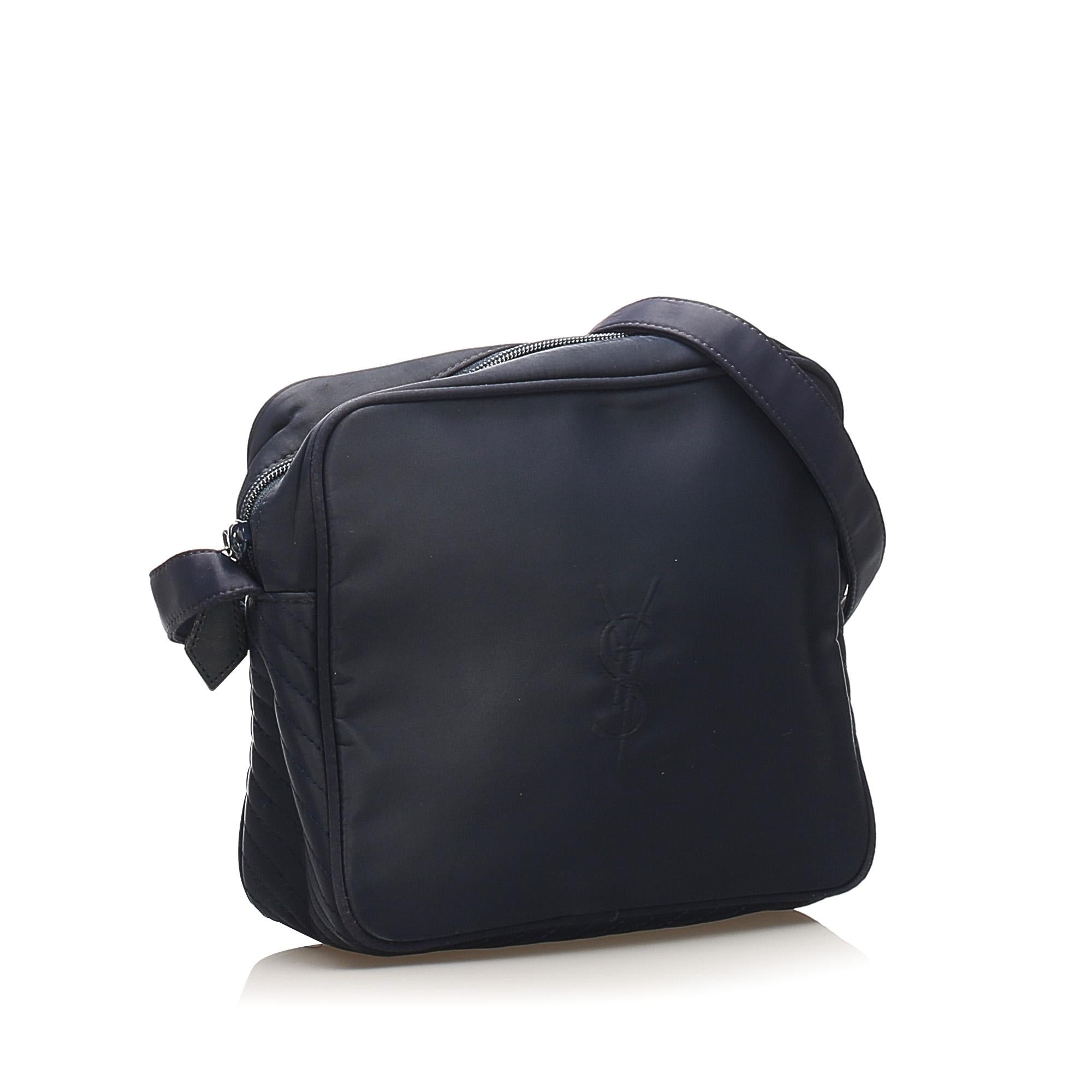 Saint Laurent Leather Shoulder Bag (SHG-14422)