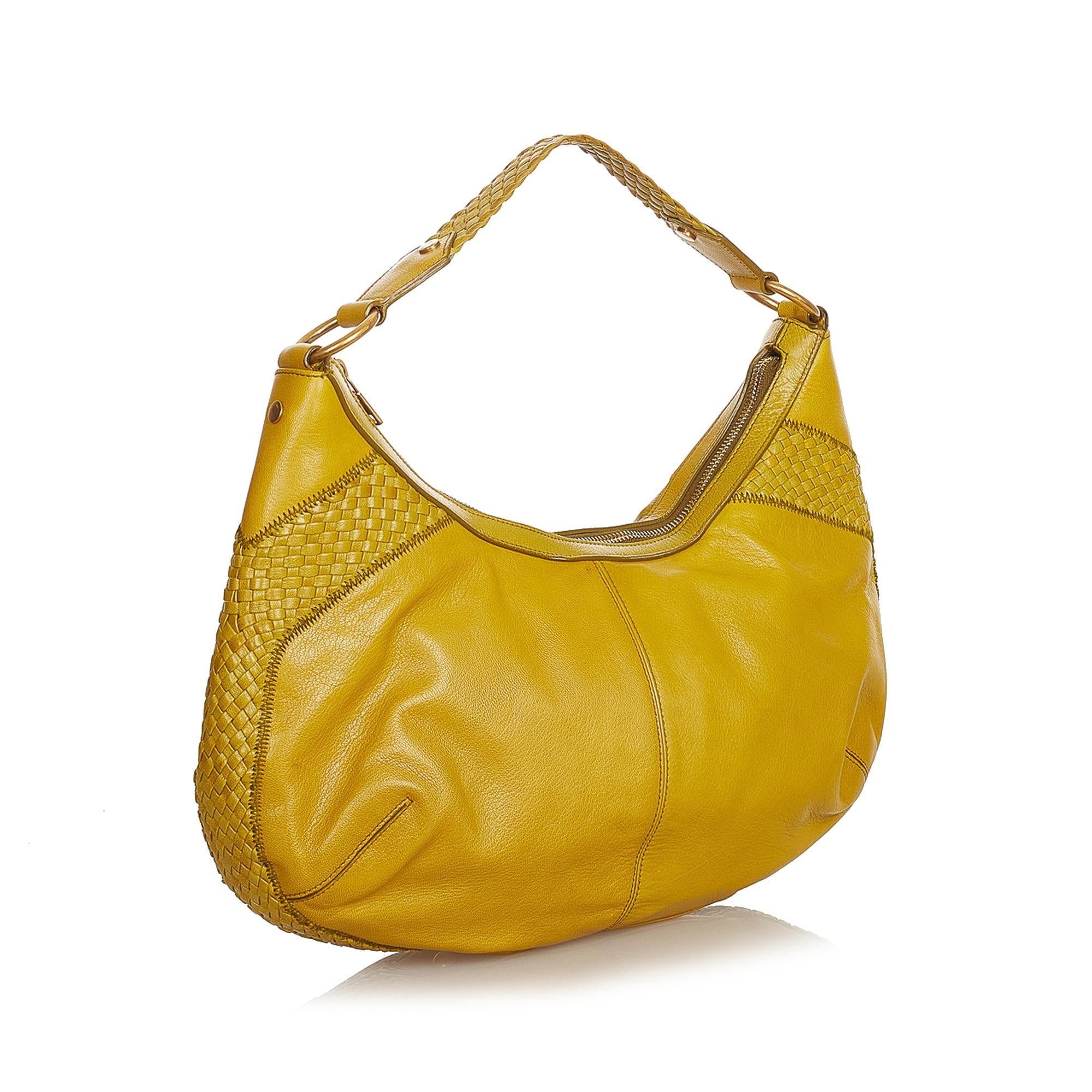 Saint Laurent Leather Shoulder Bag (SHG-25206)