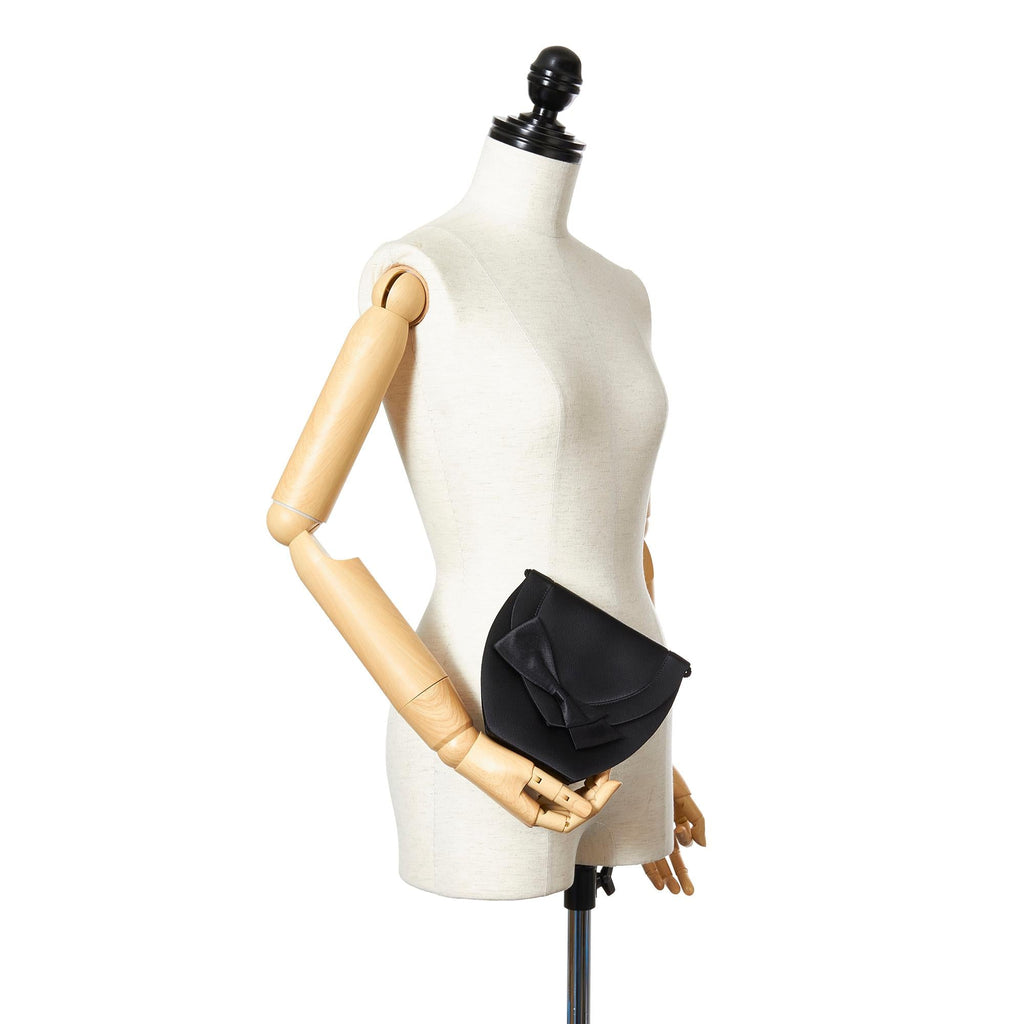 Saint Laurent Satin Clutch Bag (SHG-25250)