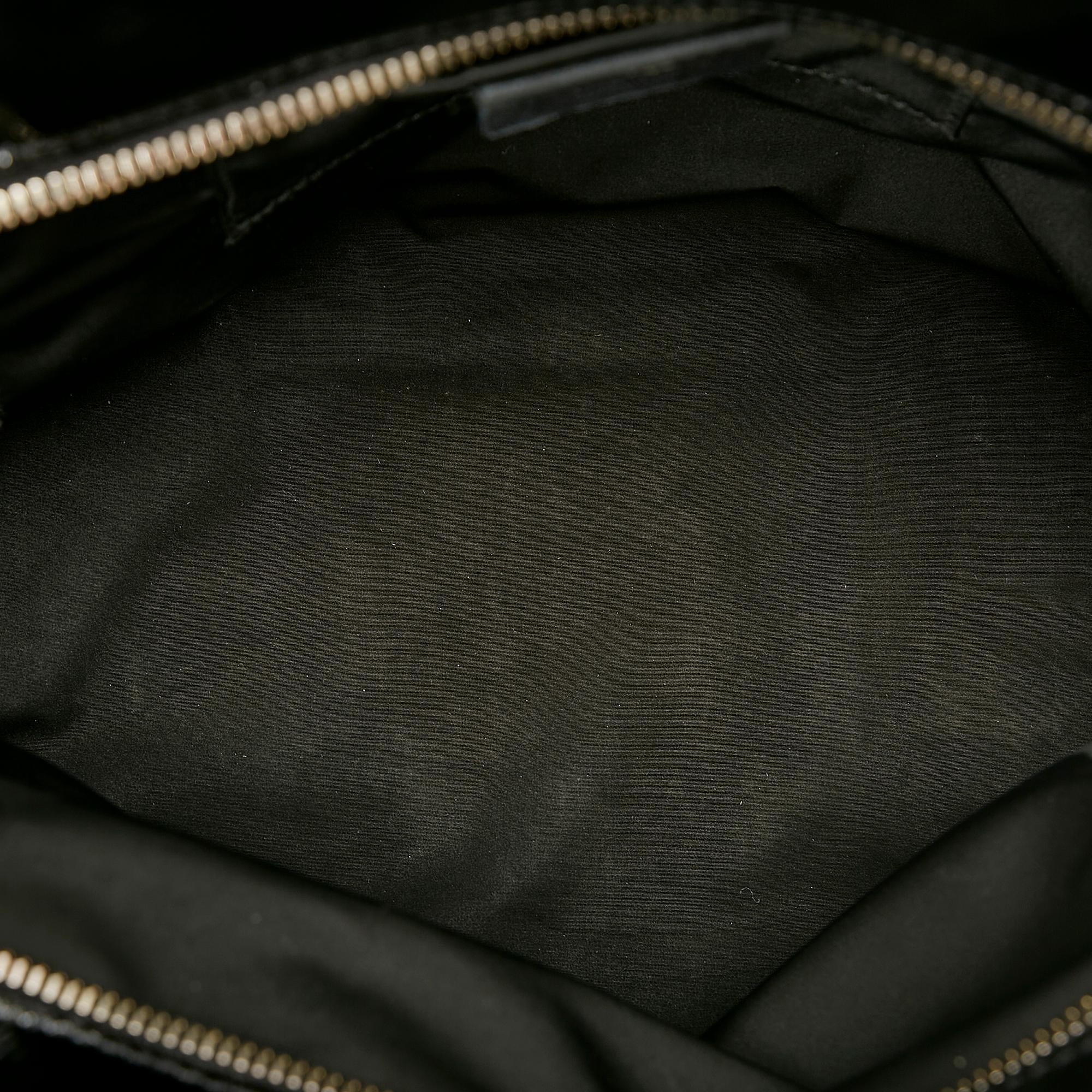 Saint Laurent Y Mail Patent Leather Handbag (SHG-25706)