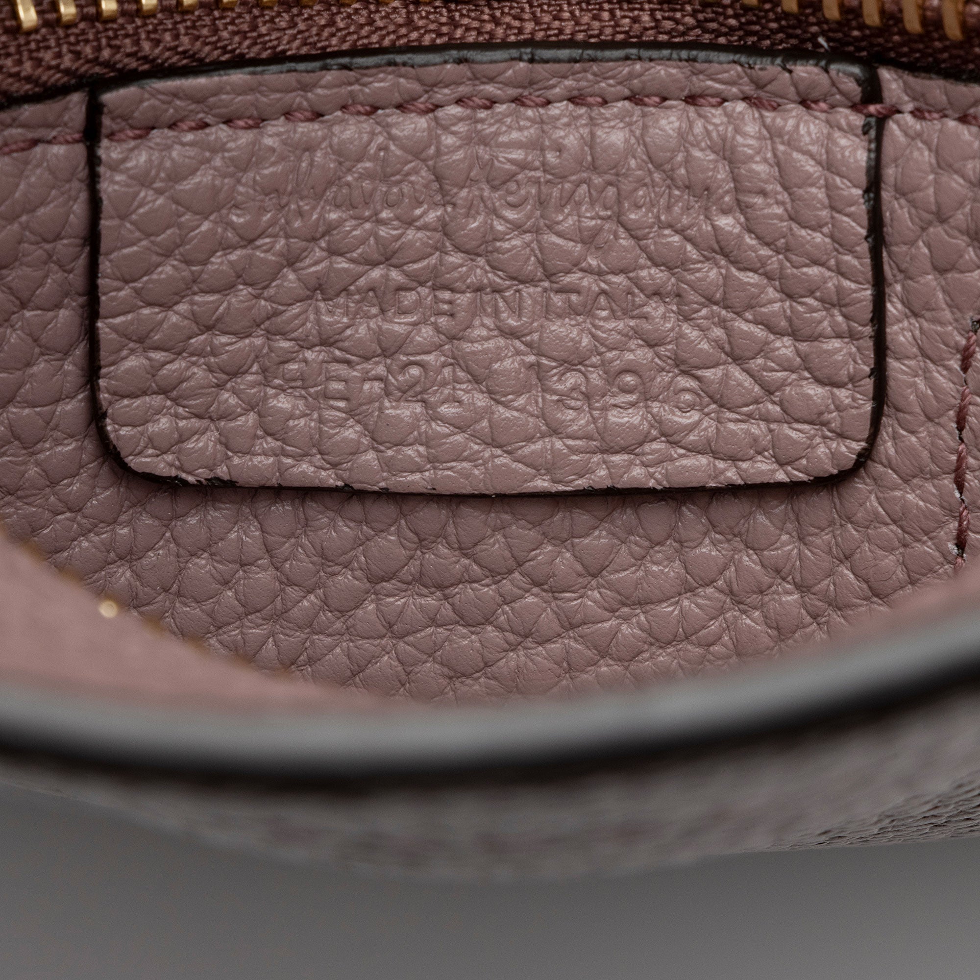 Salvatore Ferragamo Calfskin Amy Mini Tote (SHF-Hzm7kO)