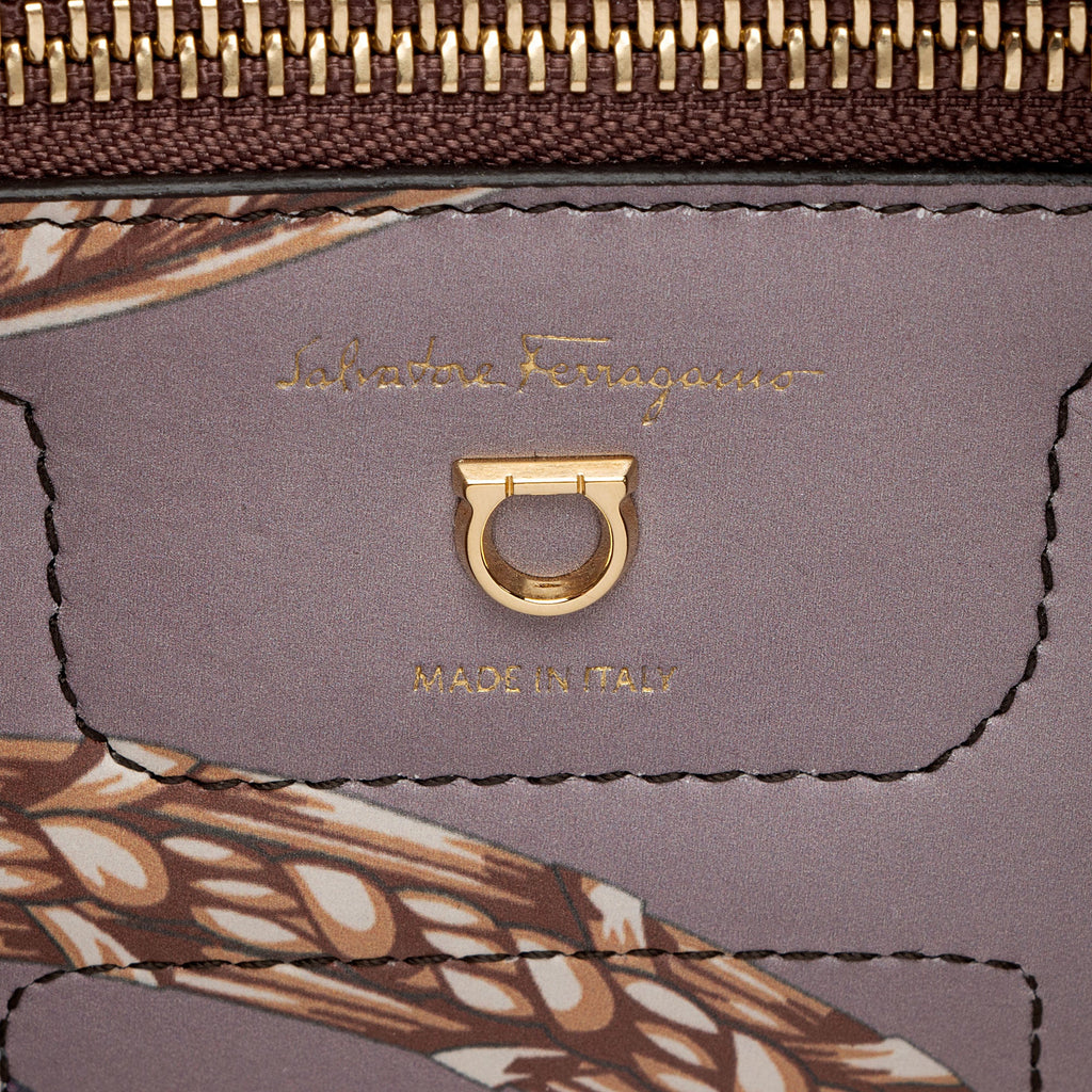 Salvatore Ferragamo Calfskin Amy Mini Tote (SHF-Hzm7kO)