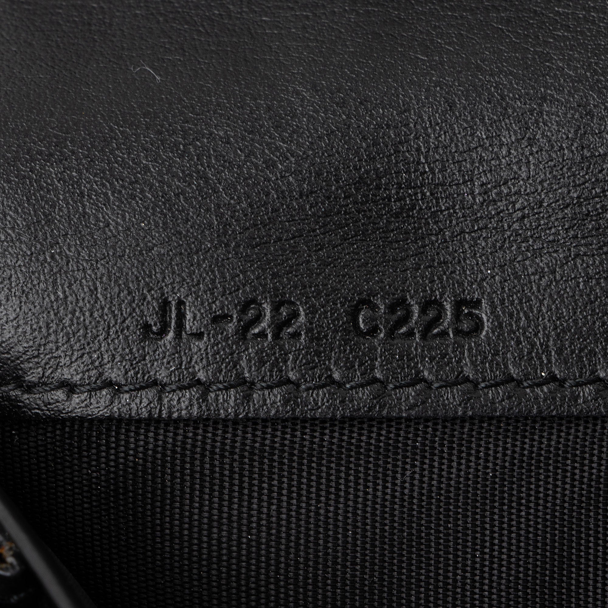 Salvatore Ferragamo Calfskin Gancini Continental Wallet (SHF-raZTbM)