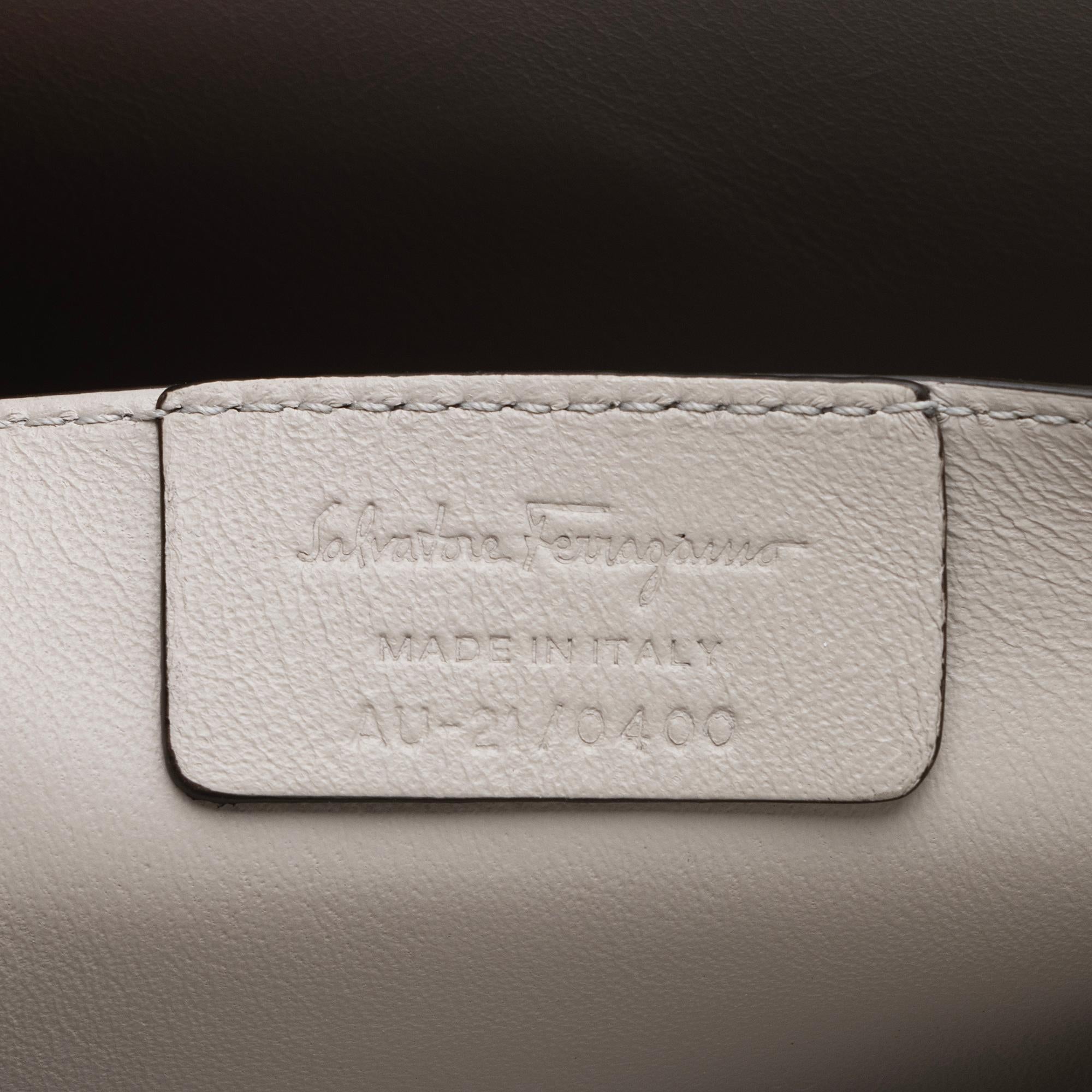 Salvatore Ferragamo Calfskin Gancio Trifolio Medium Top Handle Satchel (SHF-qfzwLk)