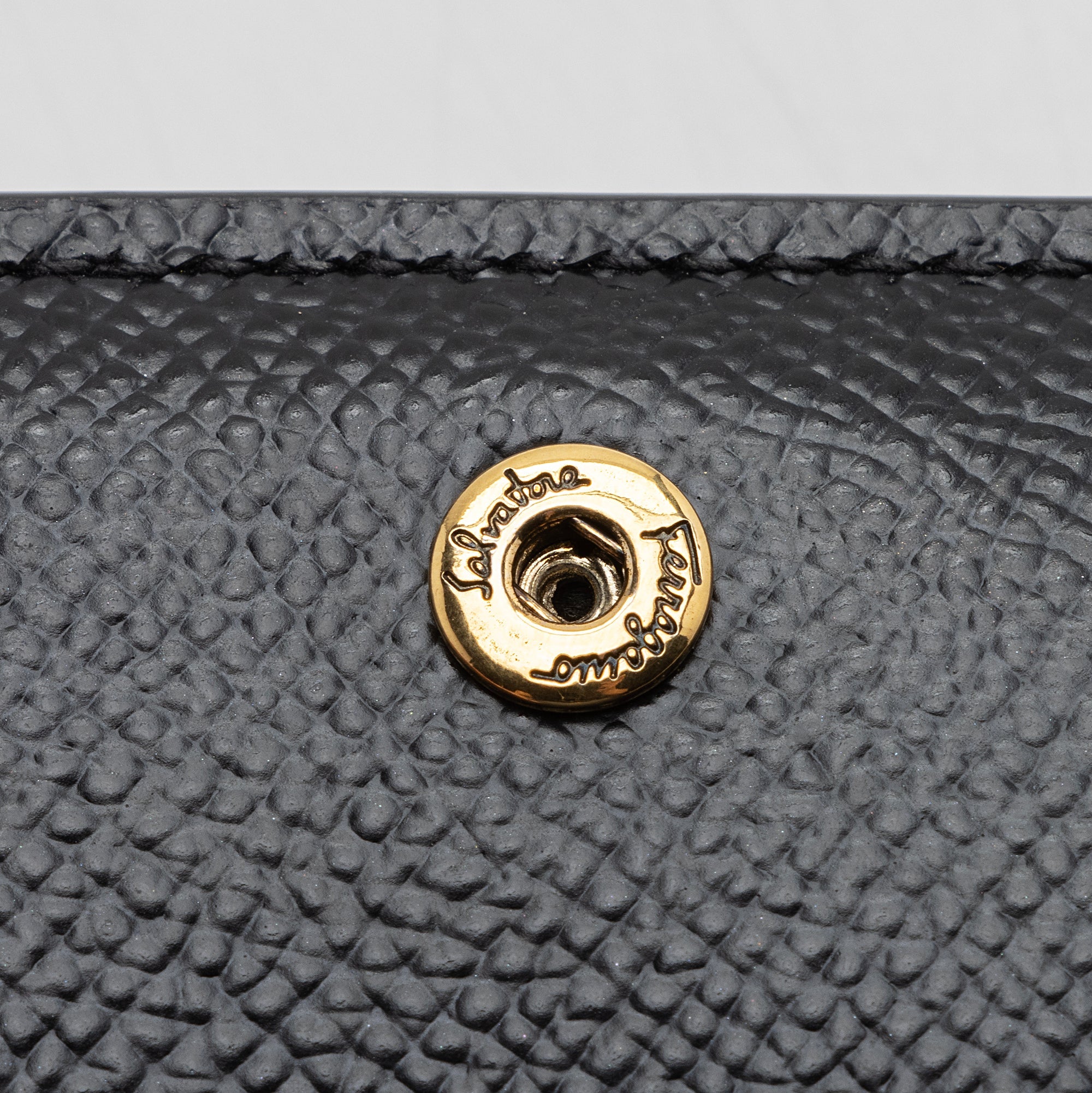 Salvatore Ferragamo Grained Calfskin Gancini French Wallet (SHF-22693)