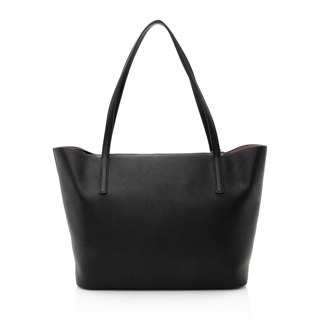 Salvatore Ferragamo Grained Calfskin Gancini Medium Tote (SHF-22745)