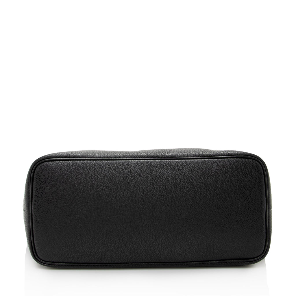 Salvatore Ferragamo Grained Calfskin Gancini Medium Tote (SHF-22745)