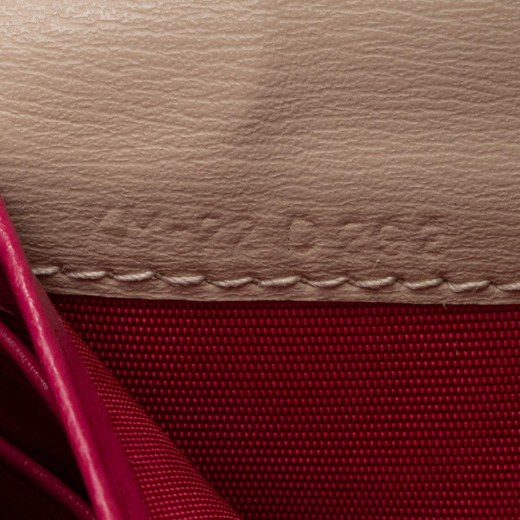 Salvatore Ferragamo Smooth Calfskin Gancio Chain Wallet (SHF-23747)