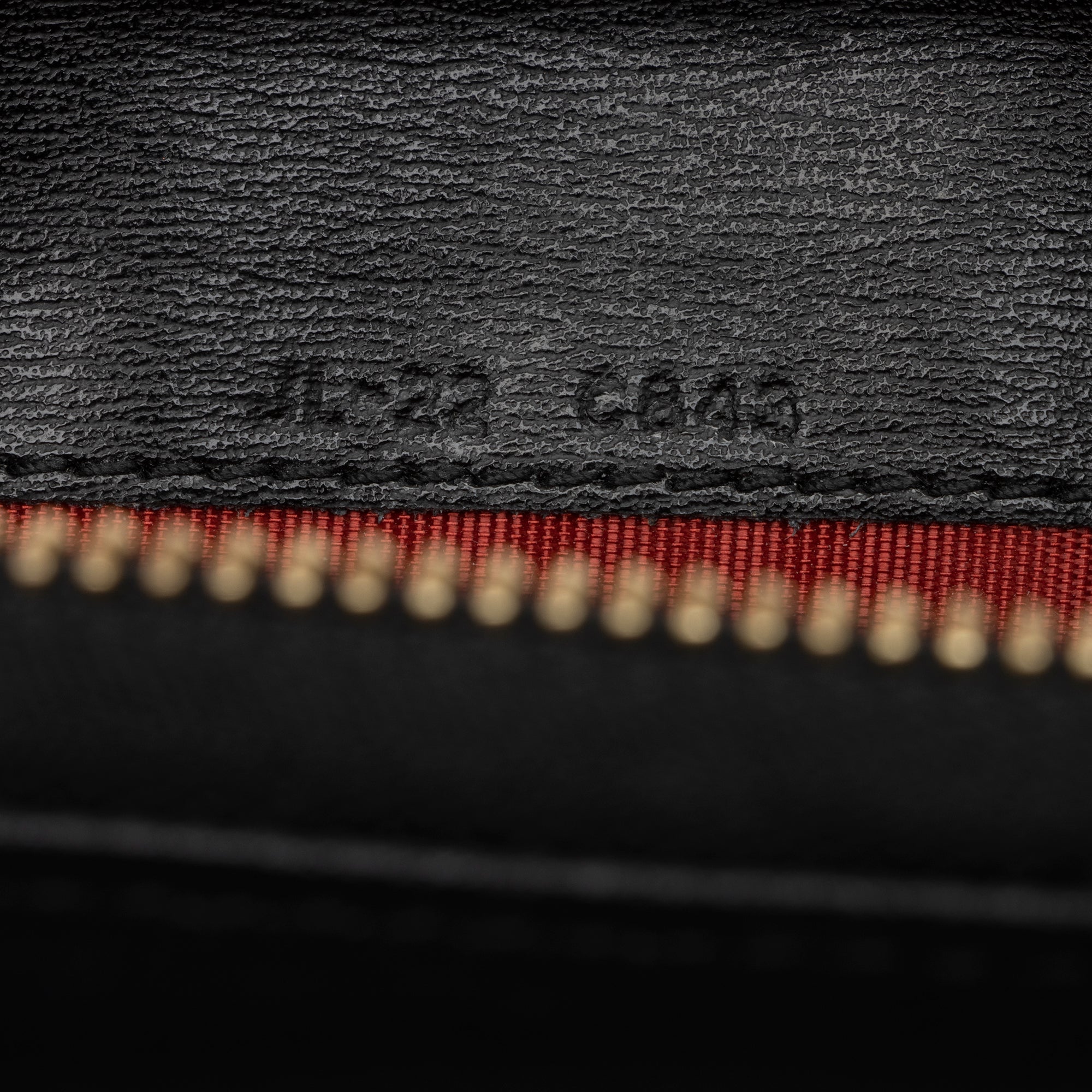Salvatore Ferragamo Smooth Calfskin Gancio Zip Around Continental Wallet (SHF-9rd3fI)