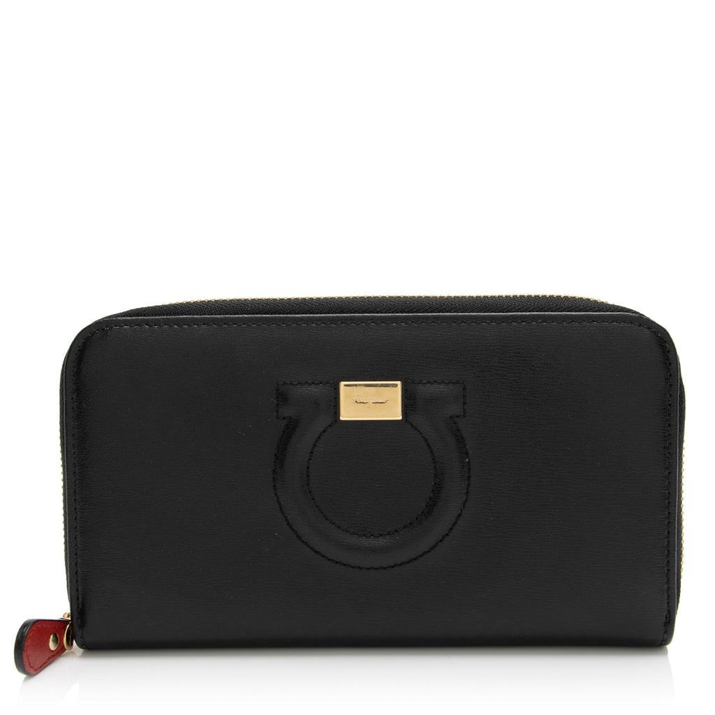 Salvatore Ferragamo Smooth Calfskin Gancio Zip Around Continental Wallet (SHF-9rd3fI)