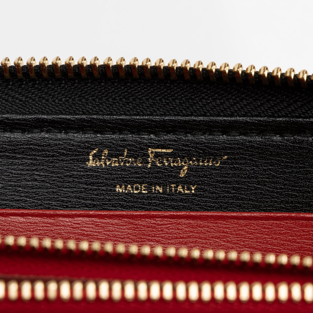 Salvatore Ferragamo Smooth Calfskin Gancio Zip Around Continental Wallet (SHF-9rd3fI)