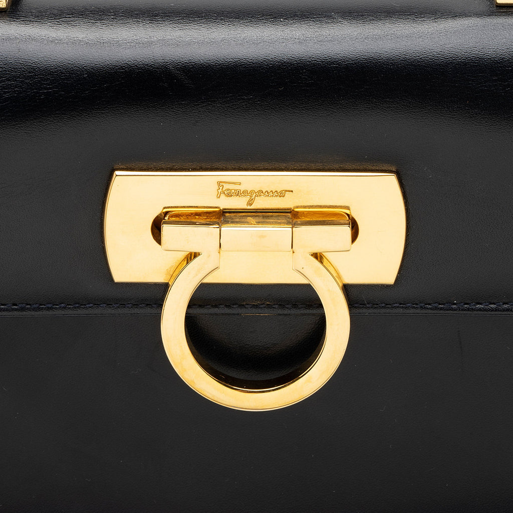 Salvatore Ferragamo Vintage Calfskin Gancini Top Handle (SHF-MXCzTv)