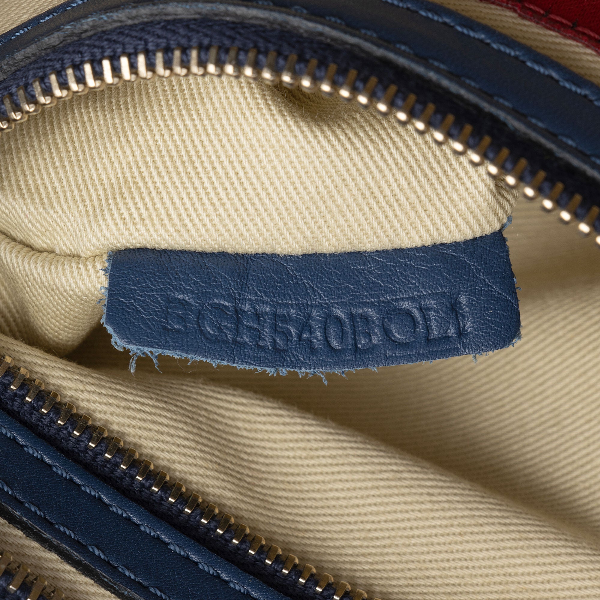 Valentino Calfskin Rockstud Double Handle Small Tote (SHF-WyhIHB)