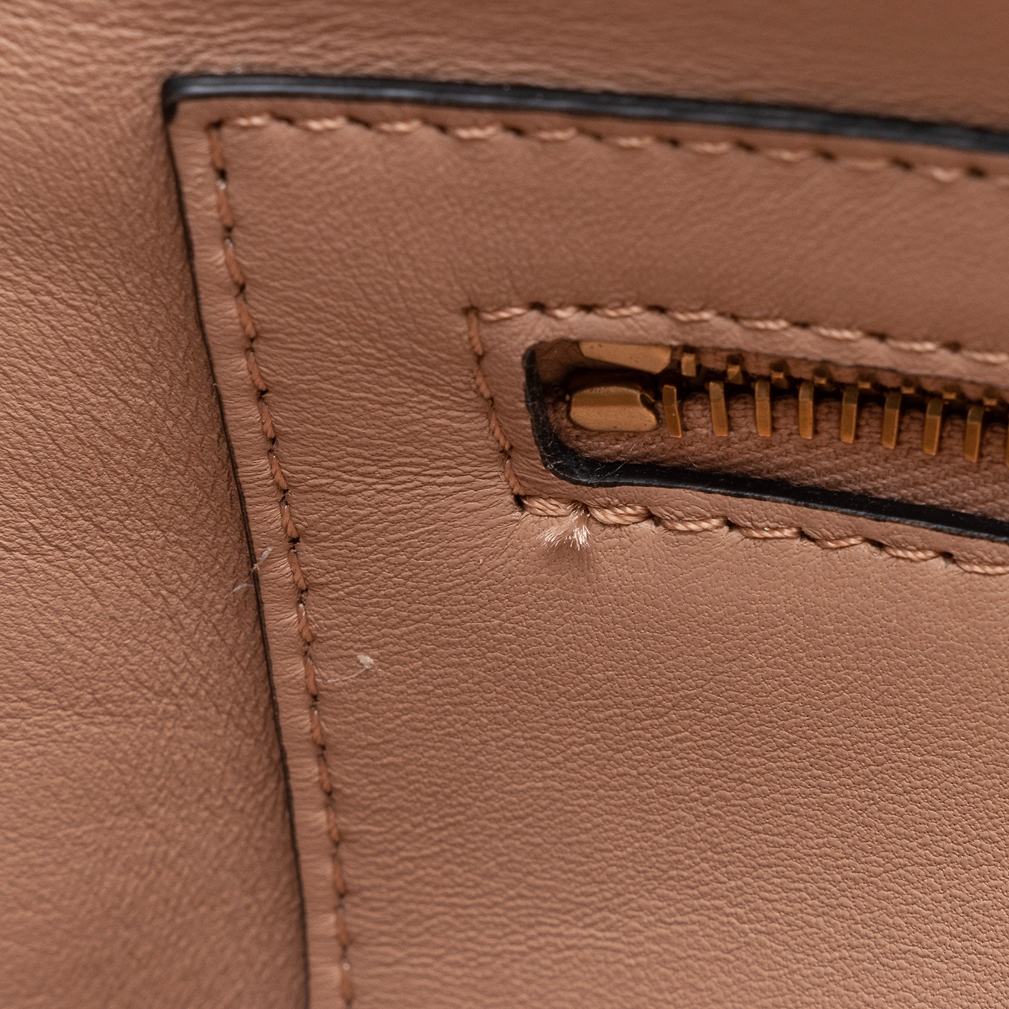 Valentino Calfskin Roman Stud Top Handle Large Shoulder Bag (SHF-22991)