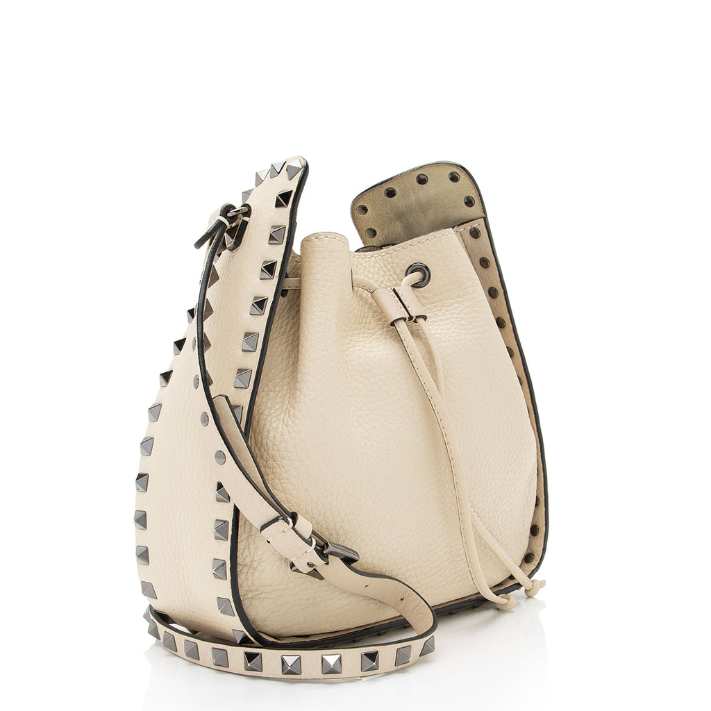 Valentino Grained Calfskin Rockstud Bucket Bag (SHF-p43lFi)