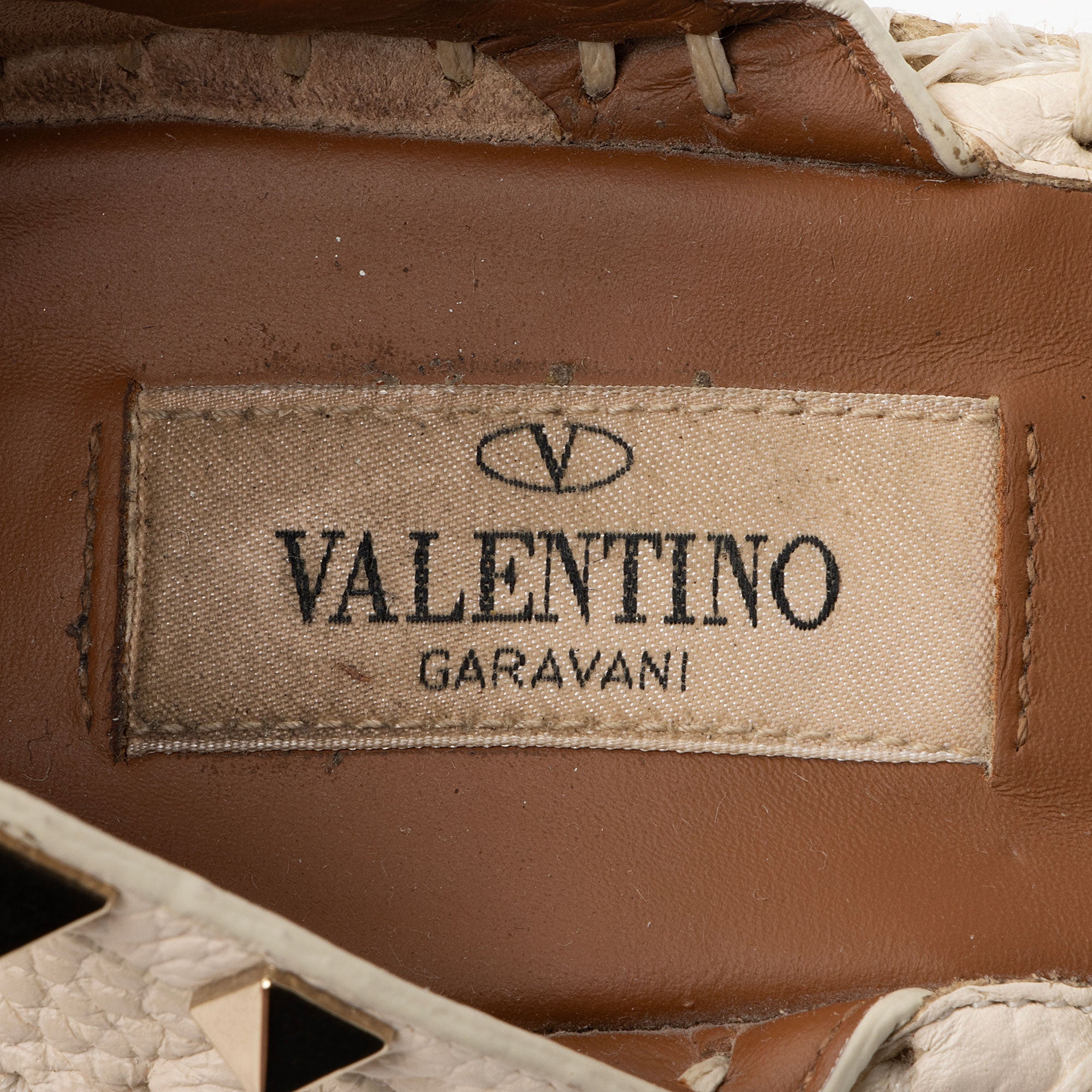 Valentino Grainy Calfskin Double Rockstud Wedge Sandals - Size 8 / 38 (SHF-sJMeiu)