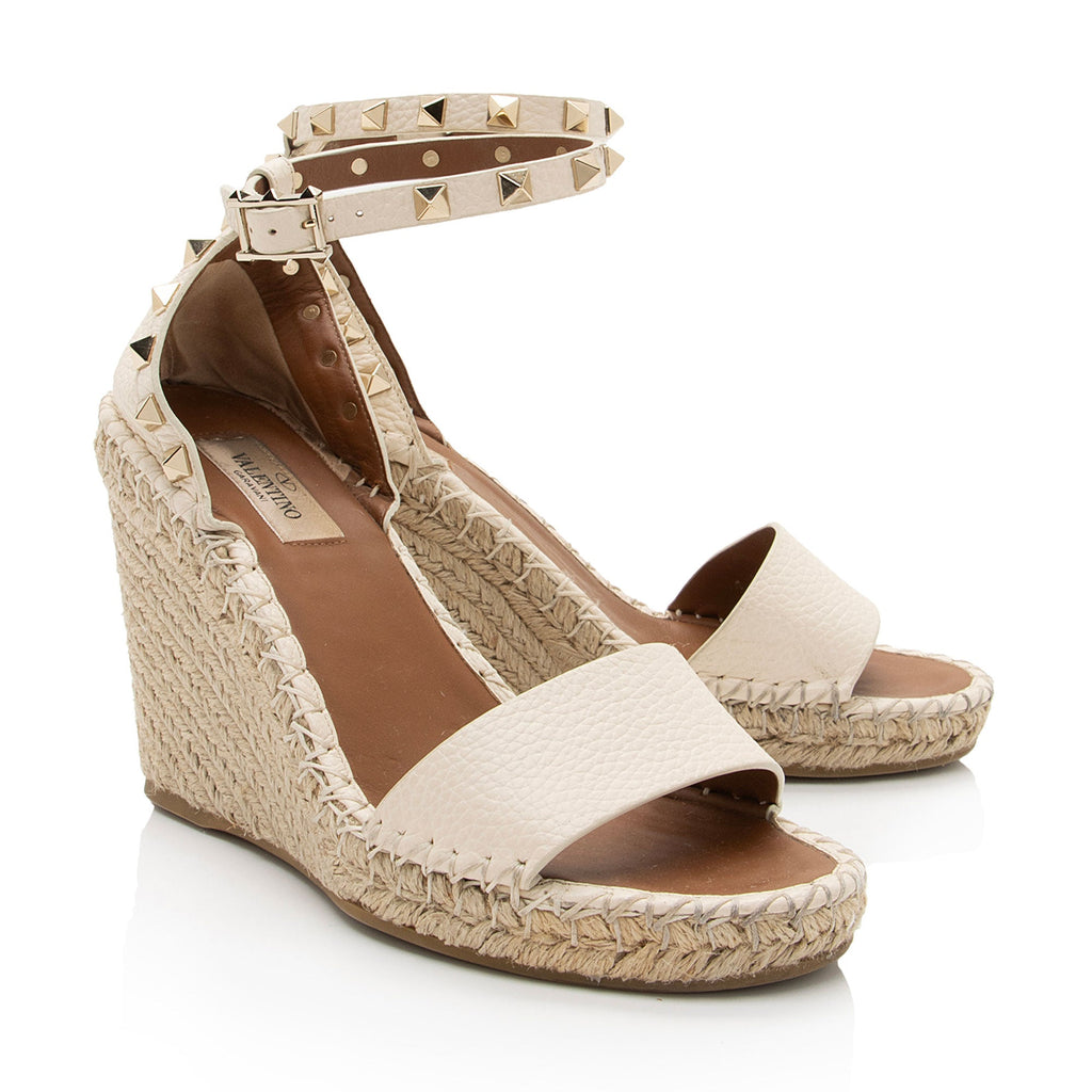 Valentino Grainy Calfskin Double Rockstud Wedge Sandals - Size 8 / 38 (SHF-sJMeiu)