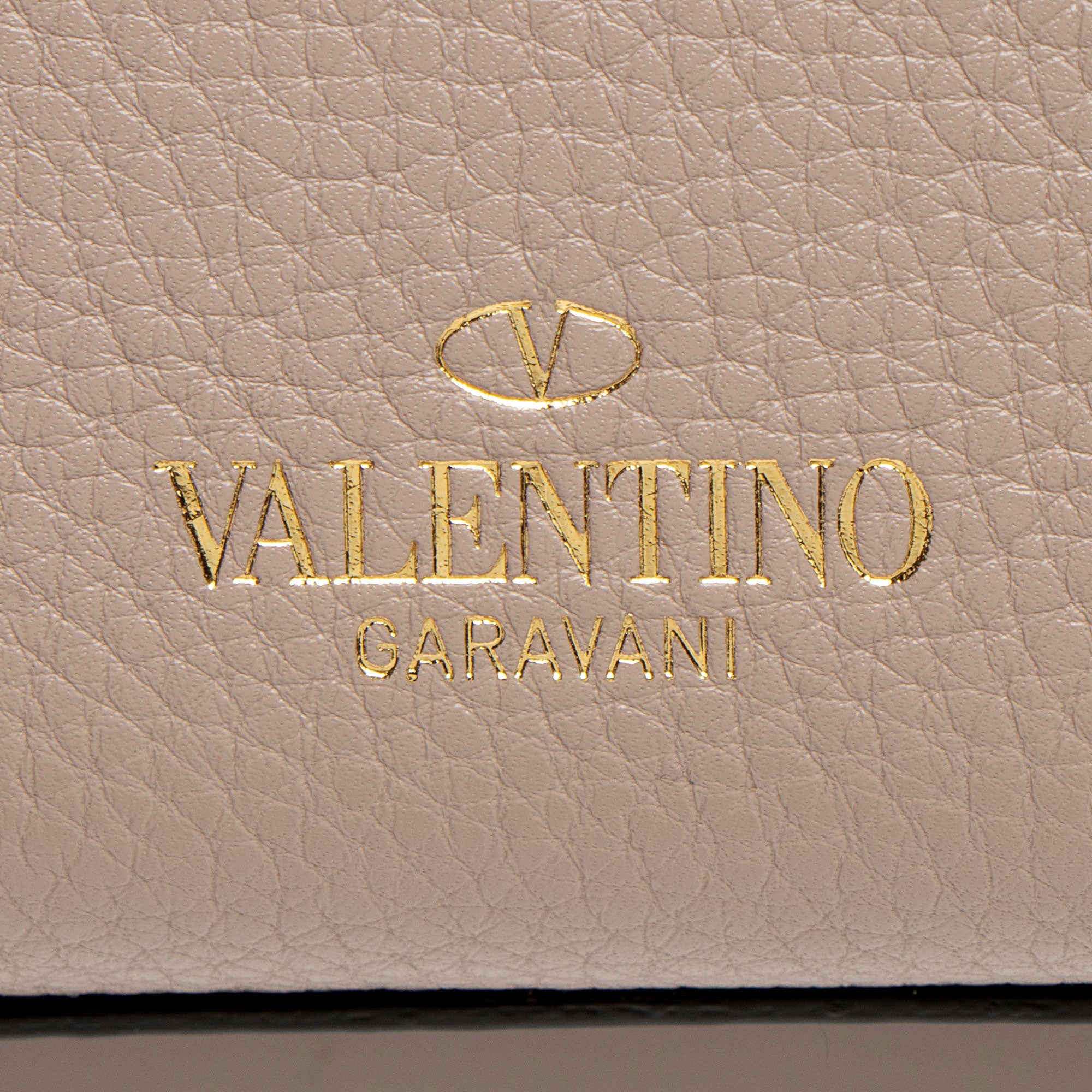 Valentino Grainy Calfskin Rockstud Flap Small Crossbody (SHF-yYGh00)