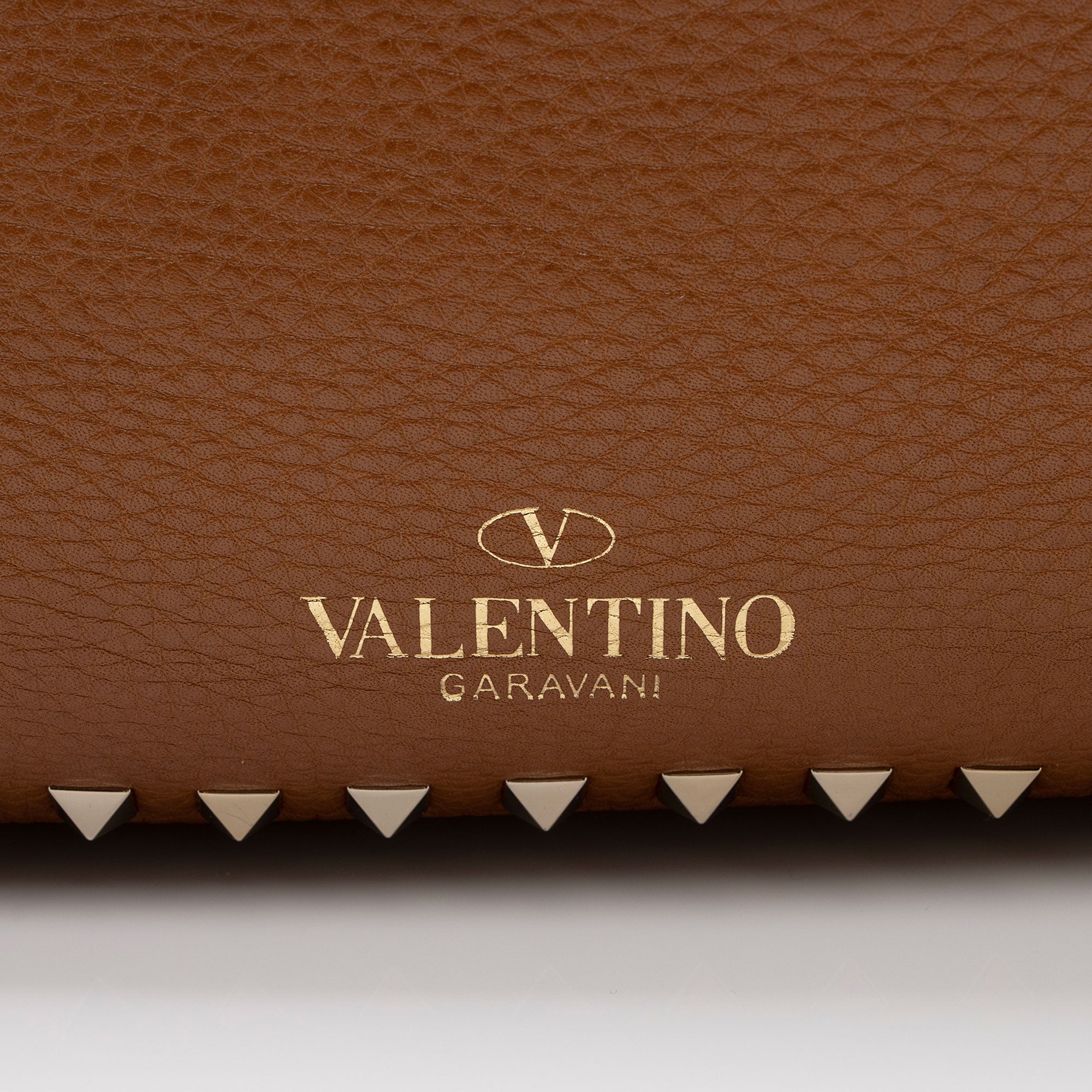 Valentino Grainy Calfskin Rockstud Medium Tote (SHF-EnAOS2)