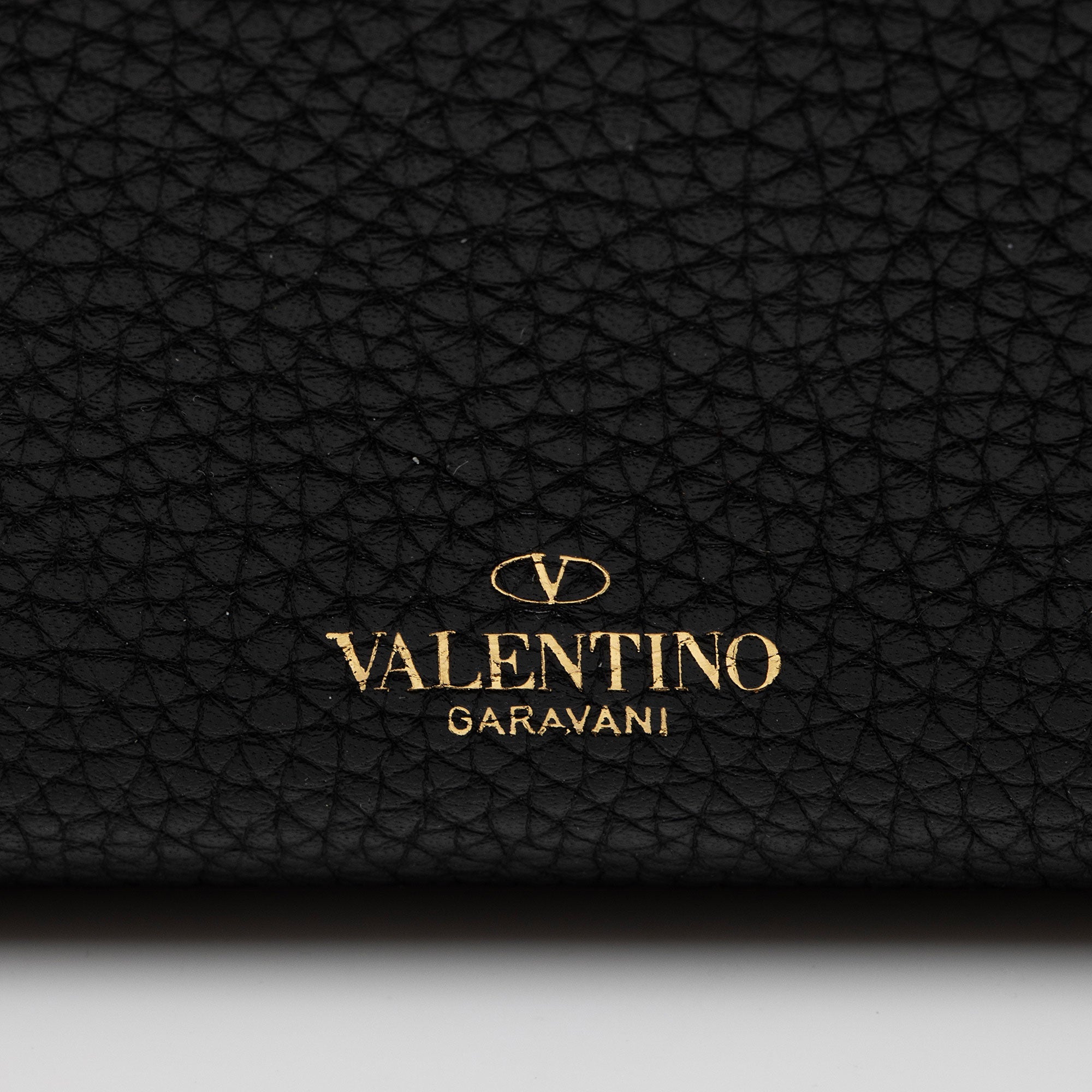 Valentino Grainy Calfskin Rockstud Zip Around Wallet (SHF-vsMR80)