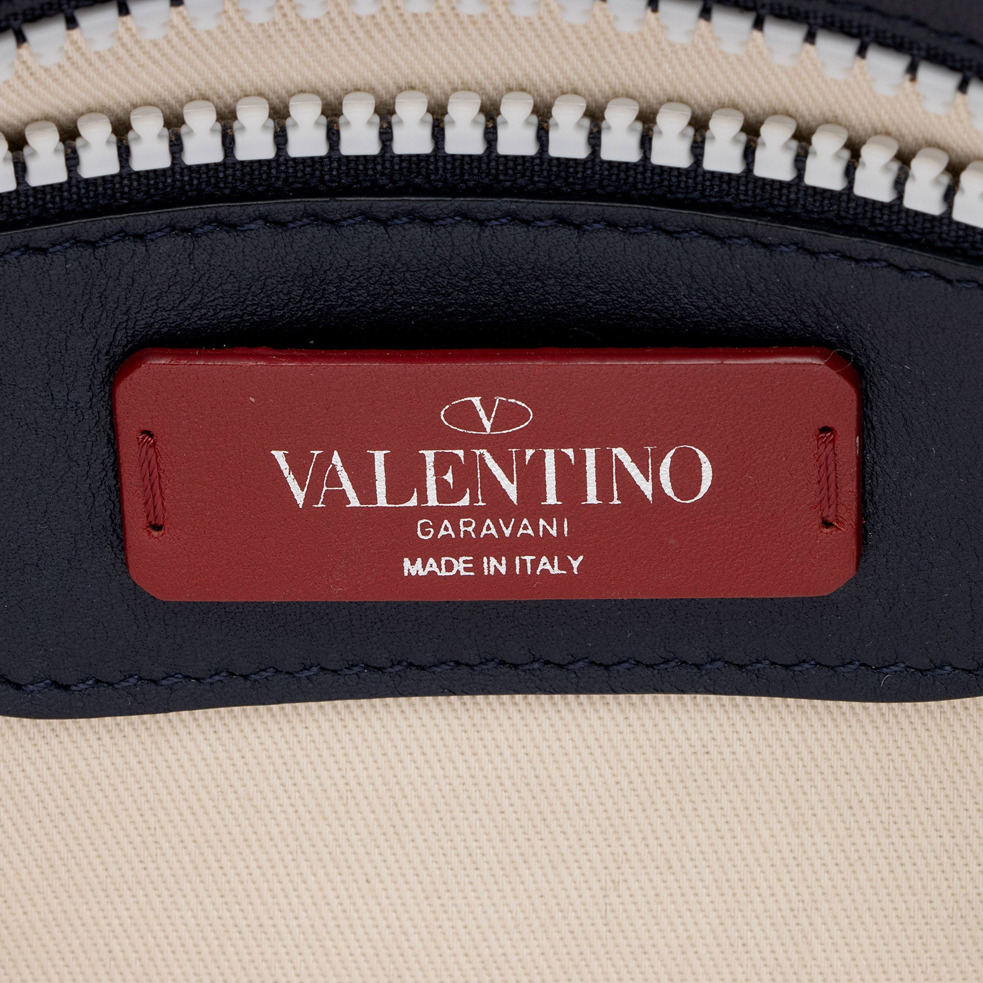 Valentino Lambskin Colorblock Rockstud Top Handle (SHF-IpHYts)