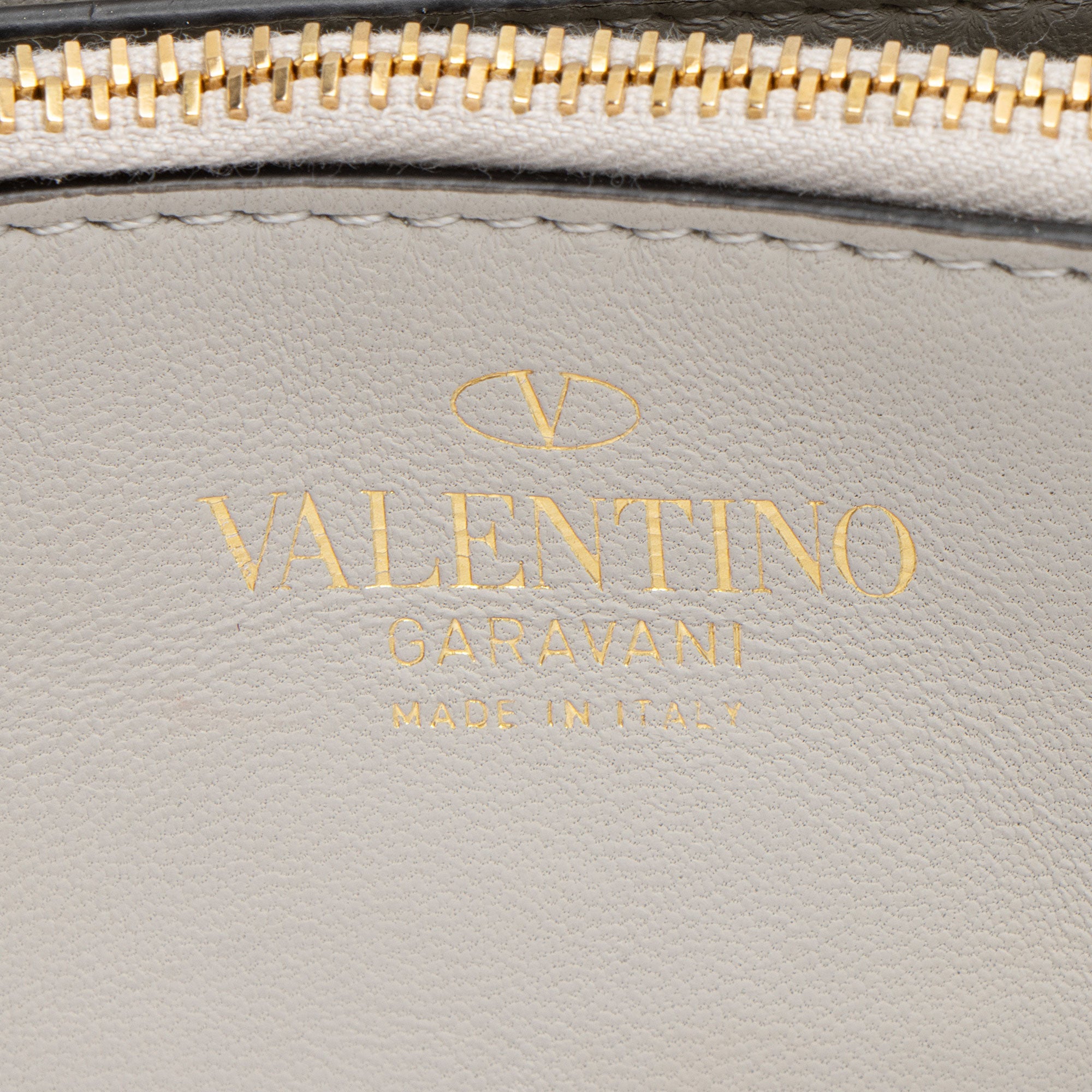 Valentino Lambskin VLogo Stud Sign Shoulder Bag (SHF-AjqgEs)