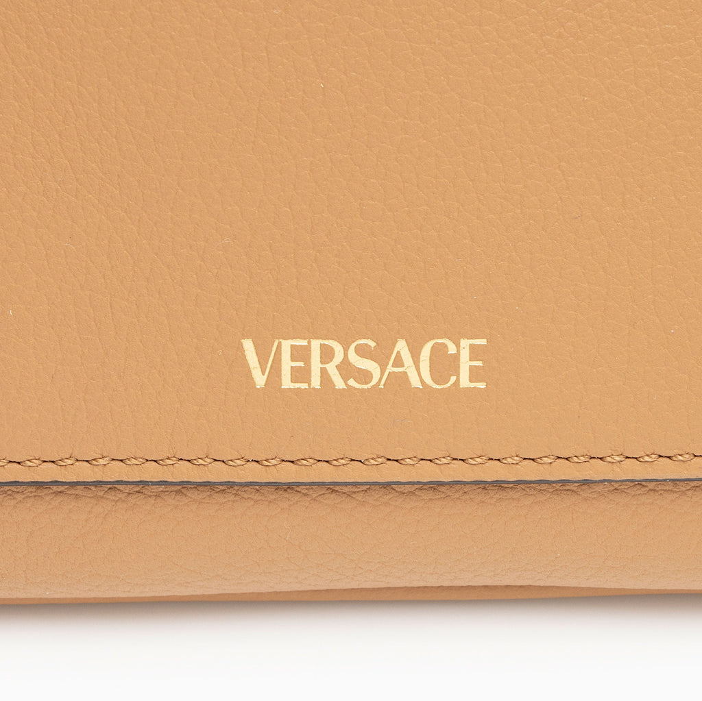 Versace Calfskin Medusa Wristlet (SHF-bNV7kw)