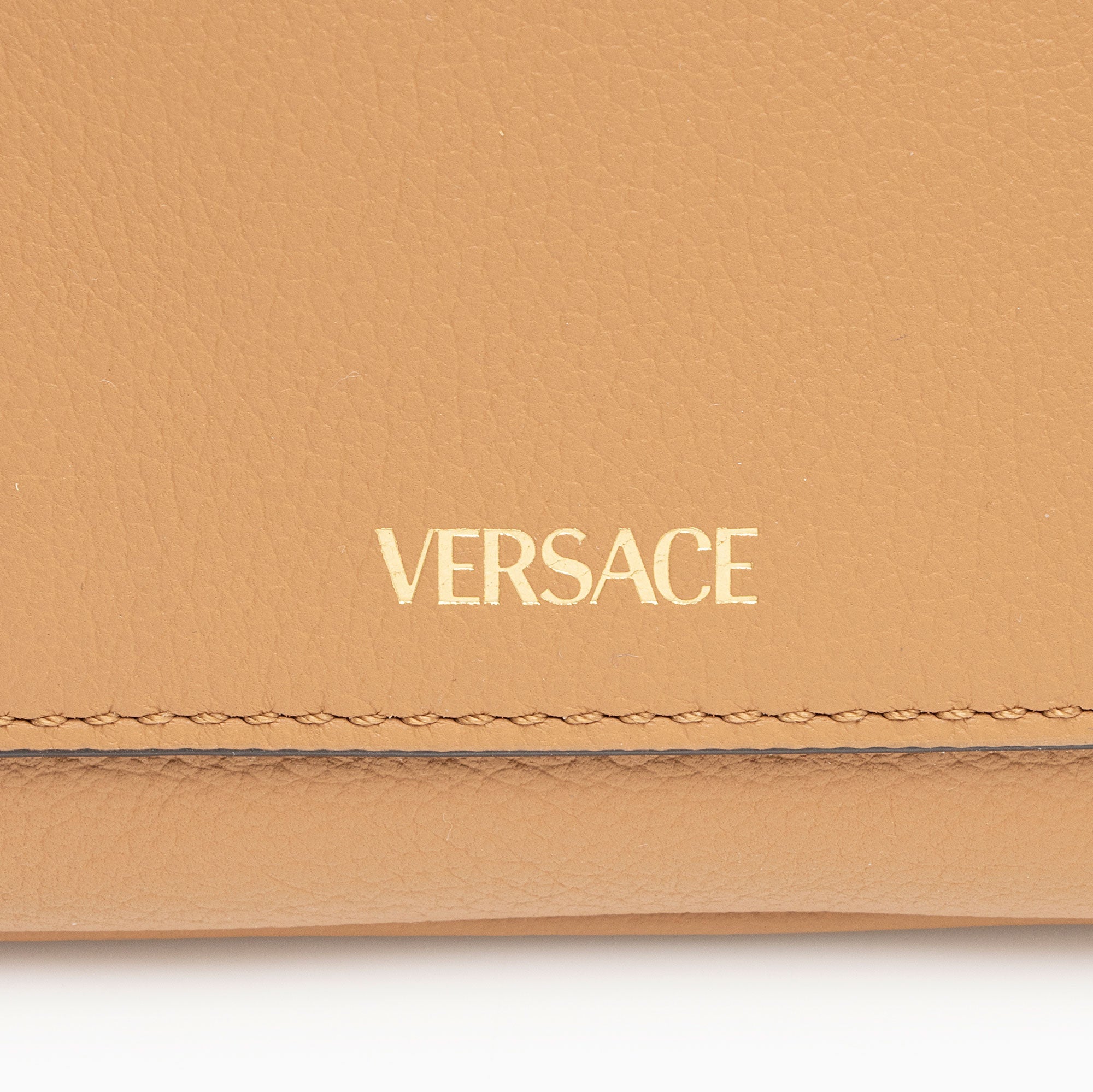 Versace Calfskin Medusa Wristlet (SHF-bNV7kw)