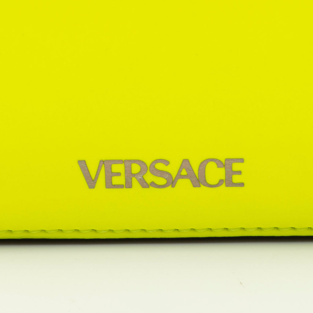 Versace Rubberized Calfskin Medusa Zip Bi-Fold Wallet (SHF-WKnEPa)