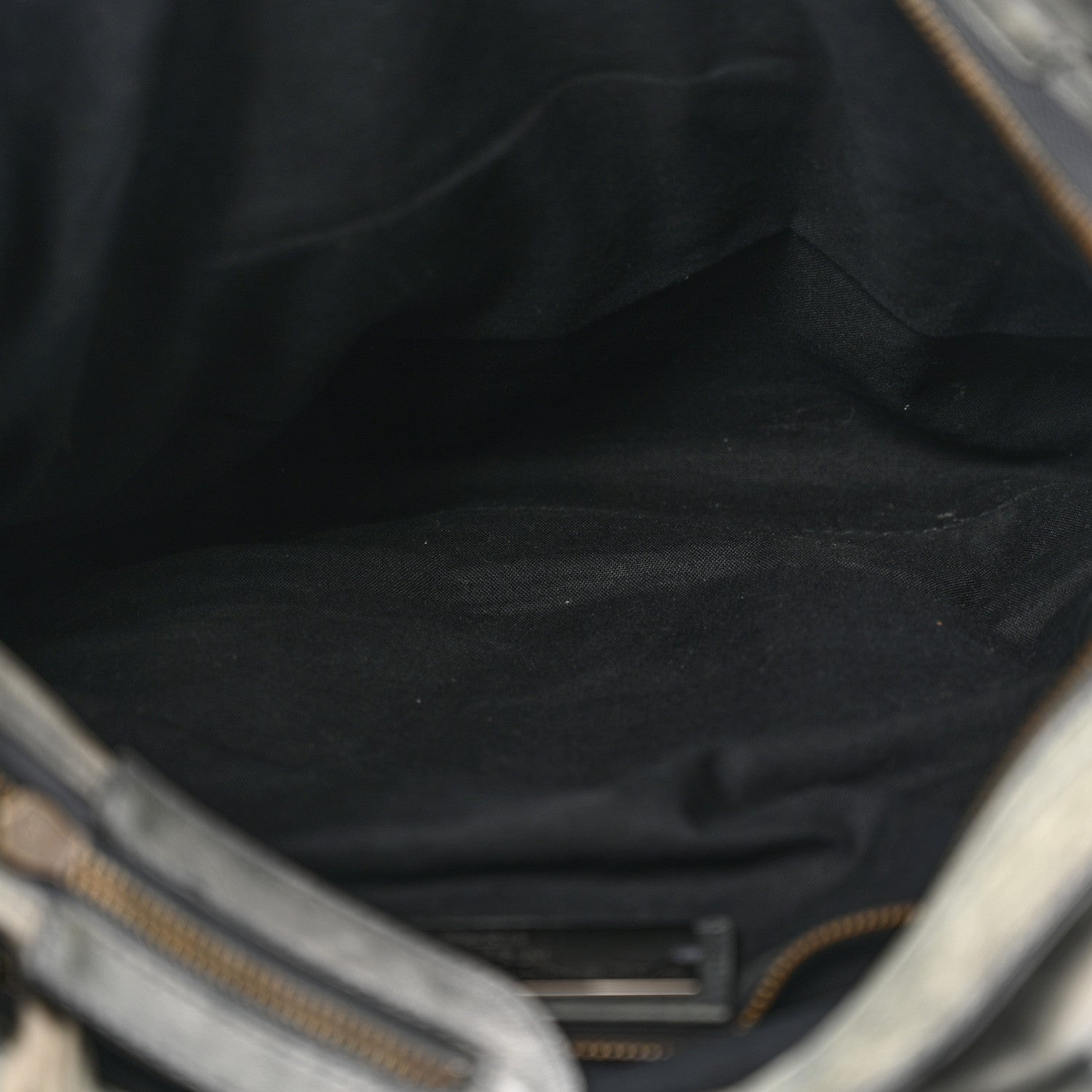 Balenciaga Agneau Classic Hardware City Dolma