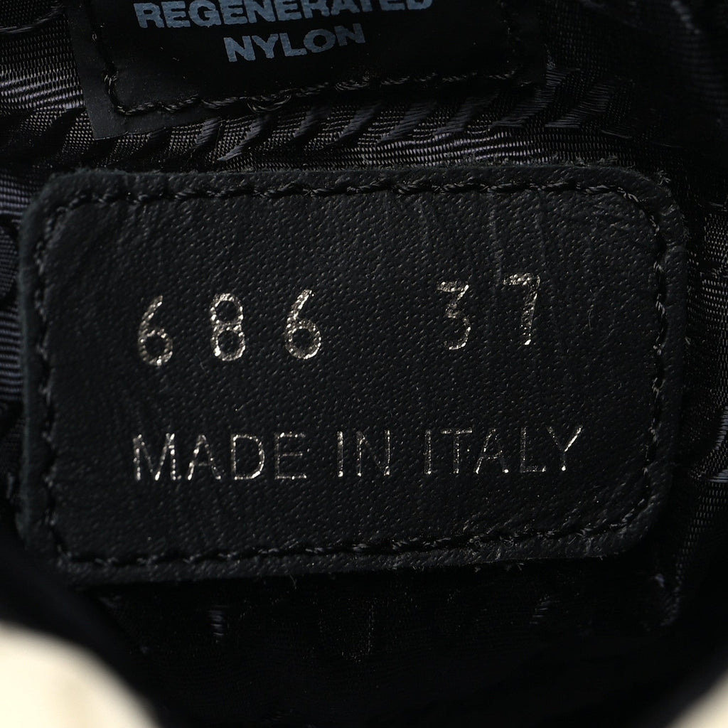 Prada Re-Nylon Piuma Triangle Logo Padded Drawcord 20mm Snow Boots 37 Avorio