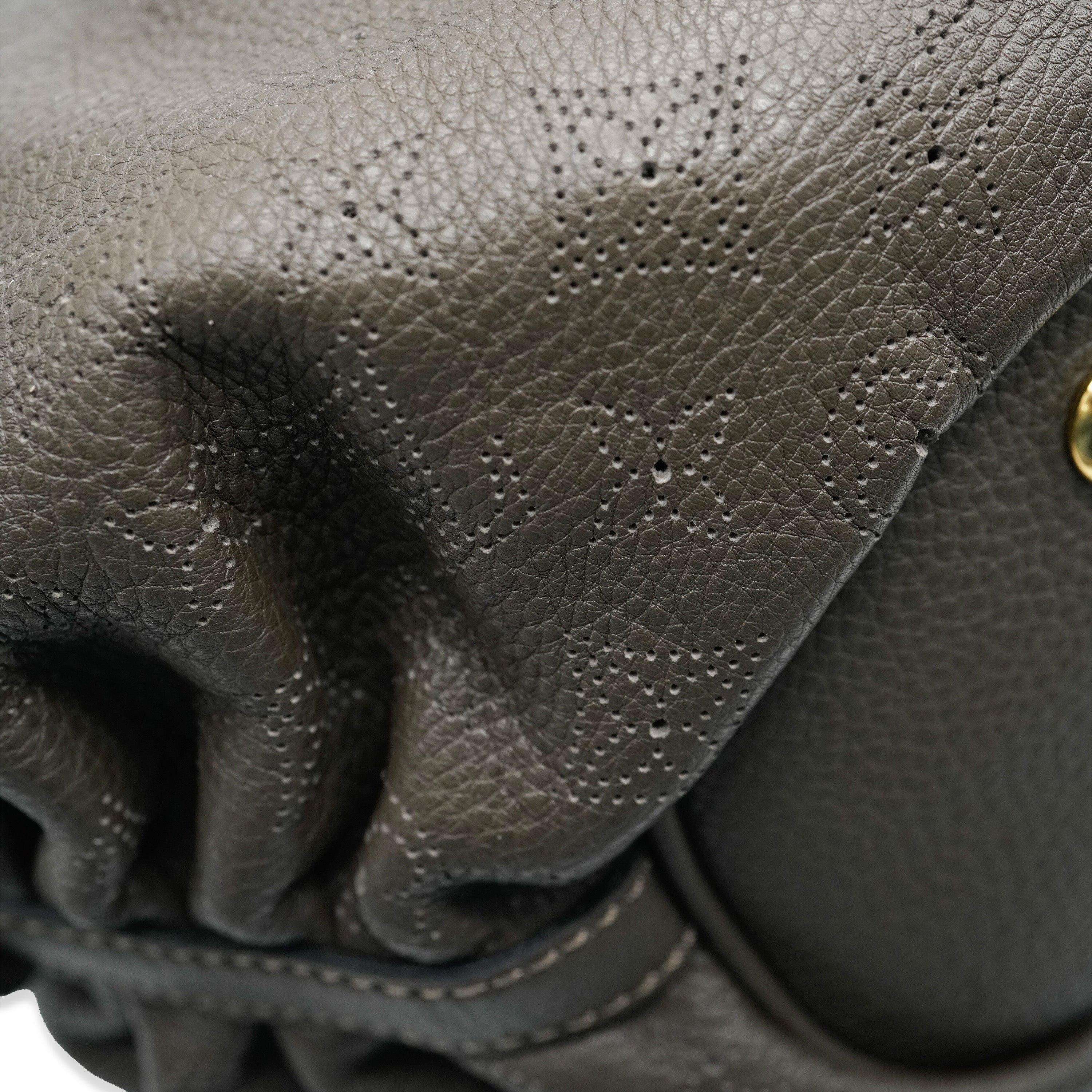 Louis Vuitton Gris Elephant Mahina XS Hobo